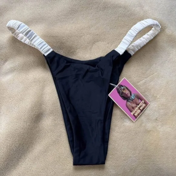 Strawberry Milk Mob Black Sporty Bikini Set L - Picture 4 of 6